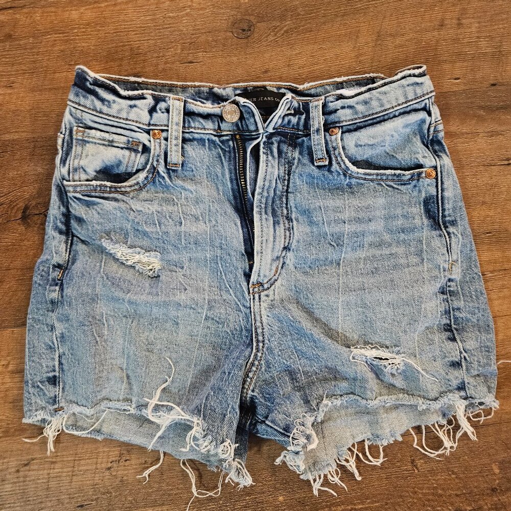Silver Jeans Highly Desirable Distressed Denim Shorts – 25